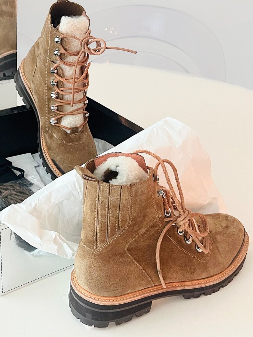 SIGERSON MORRISON Isa Suede & Shearling Boots – Tobacco/Natural – US 9